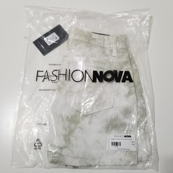NWT FASHION NOVA Caught In A Daze Tie Dye Denim Shorts Size‎ 5 Color Sage - Picture 5 of 8
